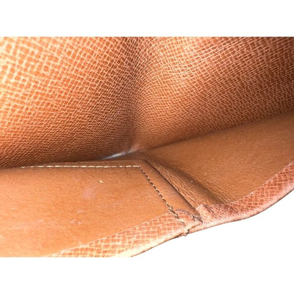 LOUIS VUITTON: Brown, "LV" Logo, Medium Folding Wallet #L1160 - Picture 11 of 11